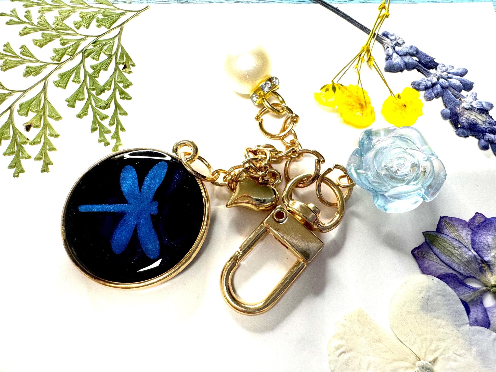 Handmade Dragonfly Resin Keychain – Unique Gifts | Resin Jewelry | Cute Accessory